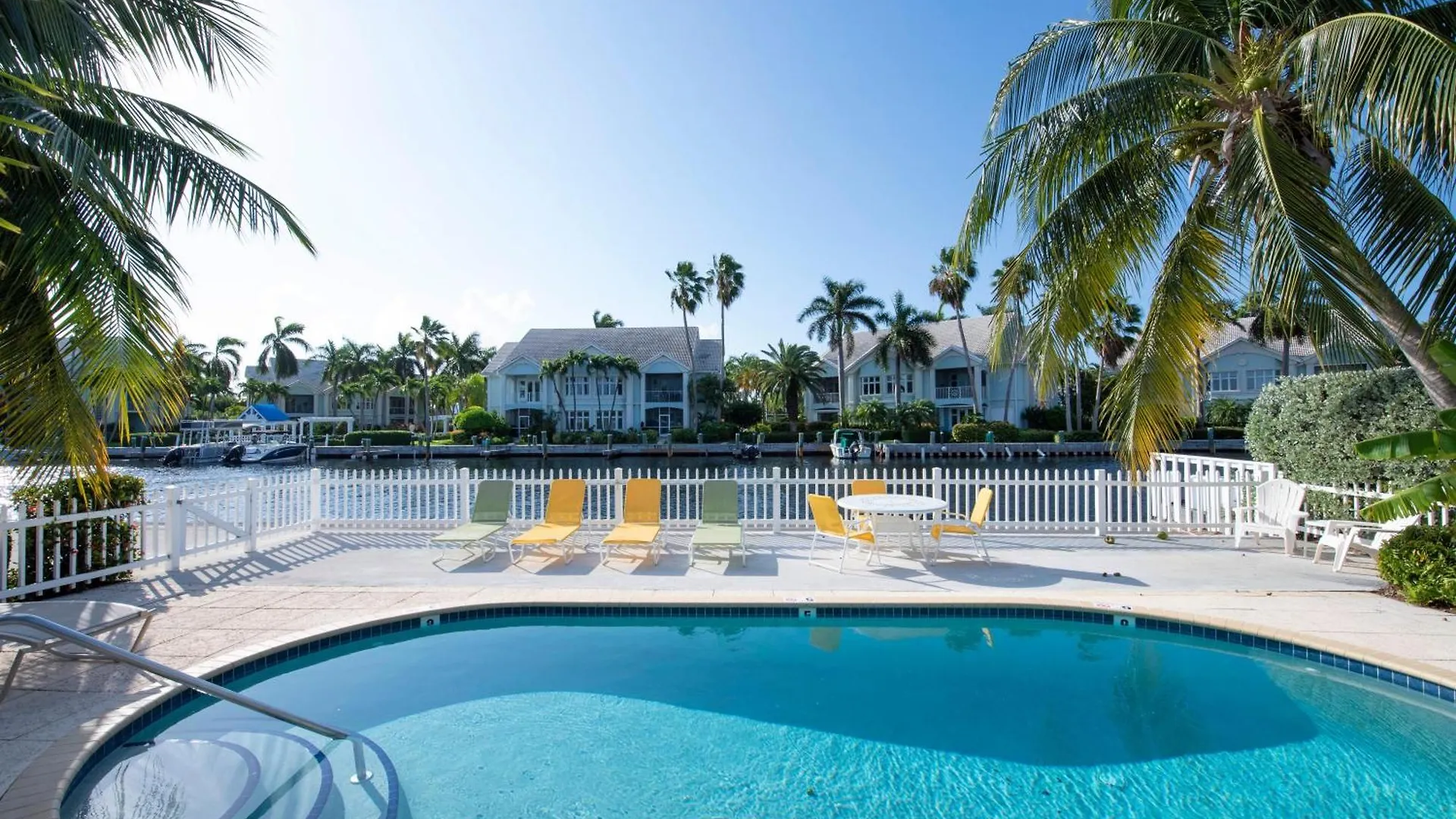 Snug Harbour View Condo #6 George Town Cayman Islands