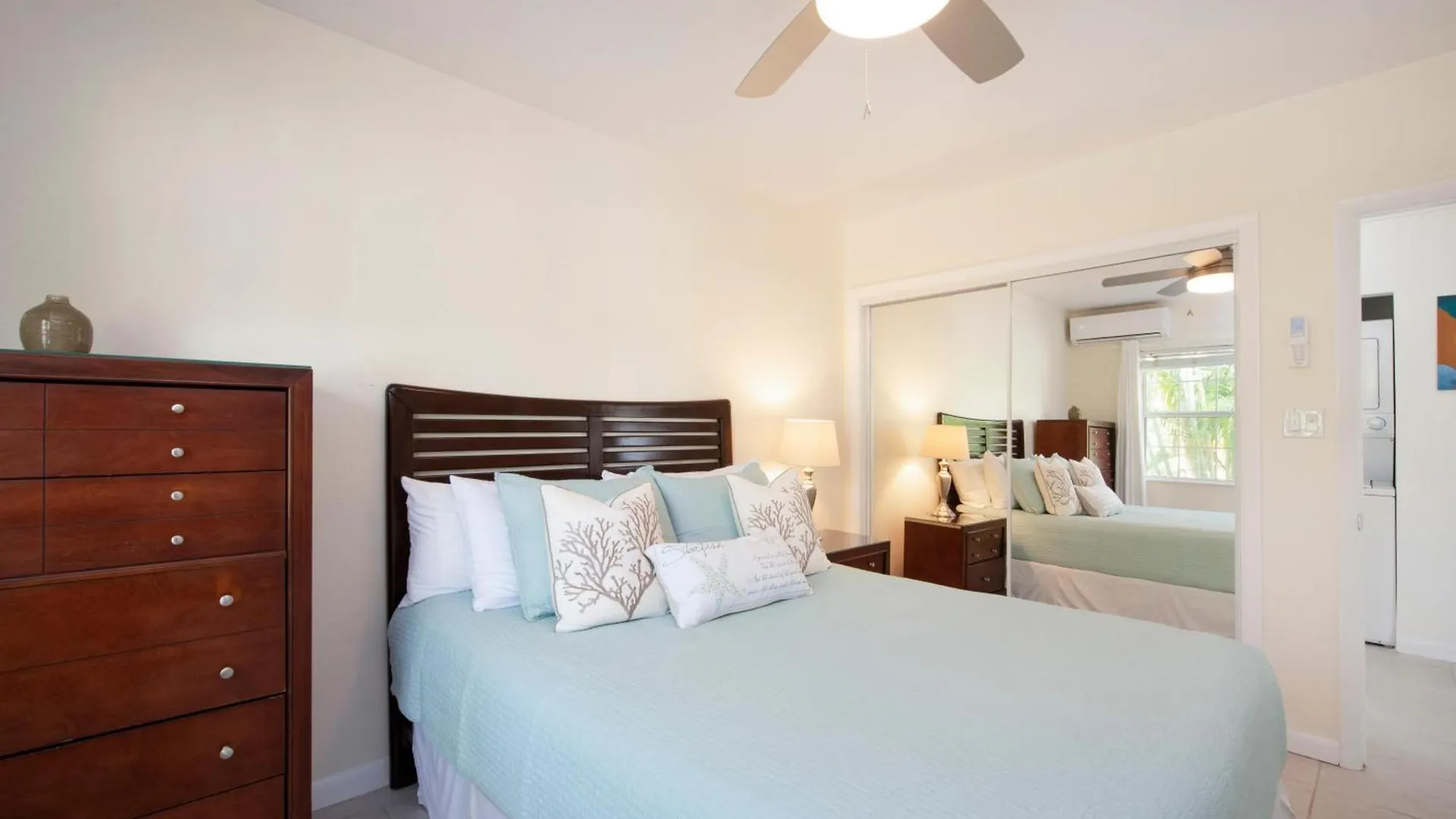 Holiday home Snug Harbour View Condo #6 George Town