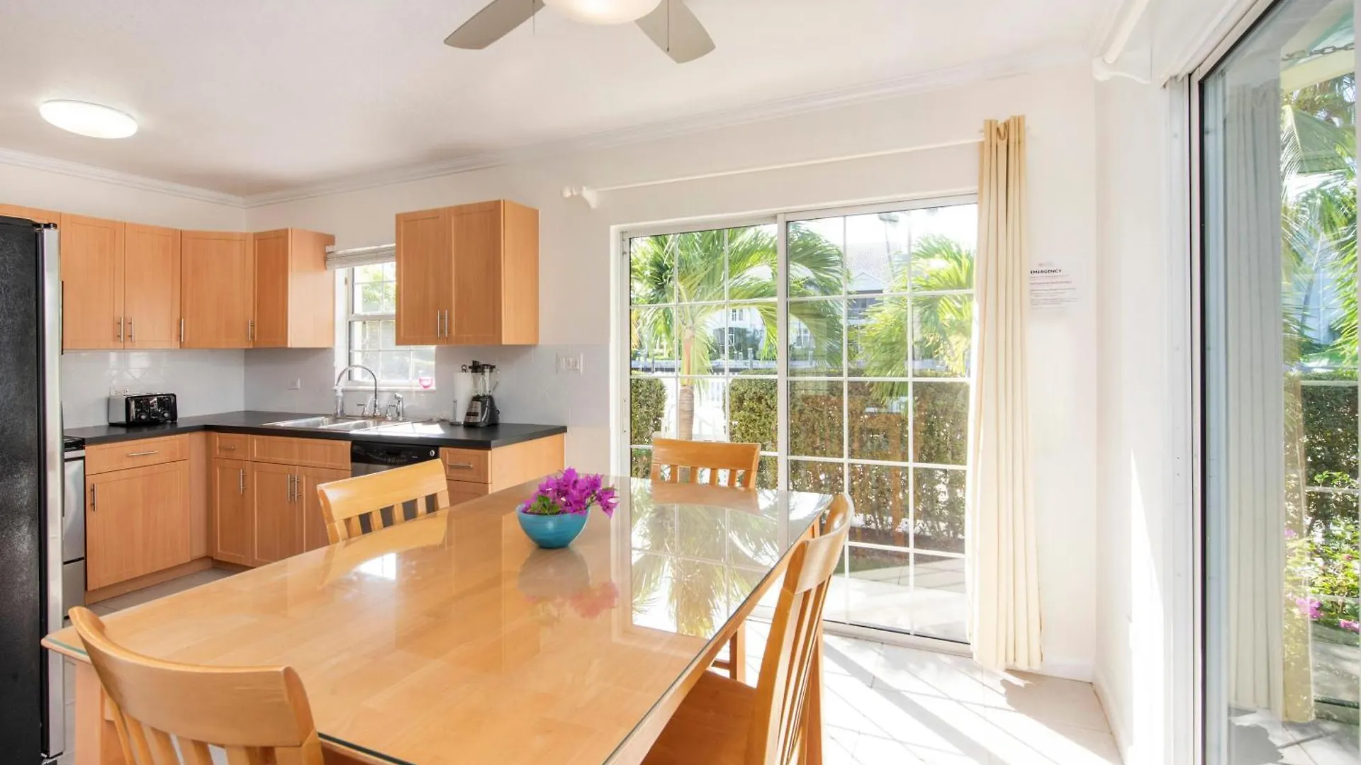Snug Harbour View Condo #6 George Town Holiday home