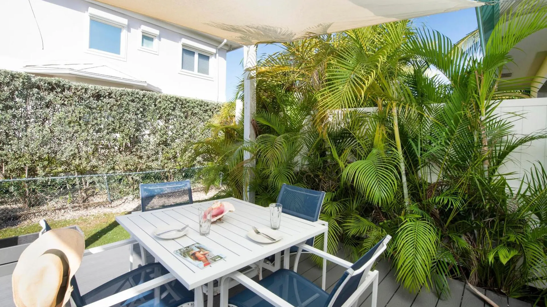 Snug Harbour View Condo #6 George Town Holiday home